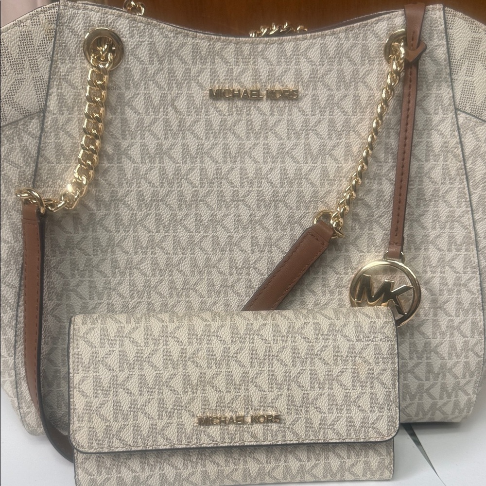 Michael Kors Cream and Tan Tote with Gold Details - Picture 5 of 5